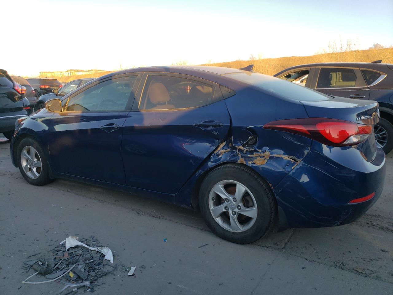 2015 Hyundai Elantra - Image 2