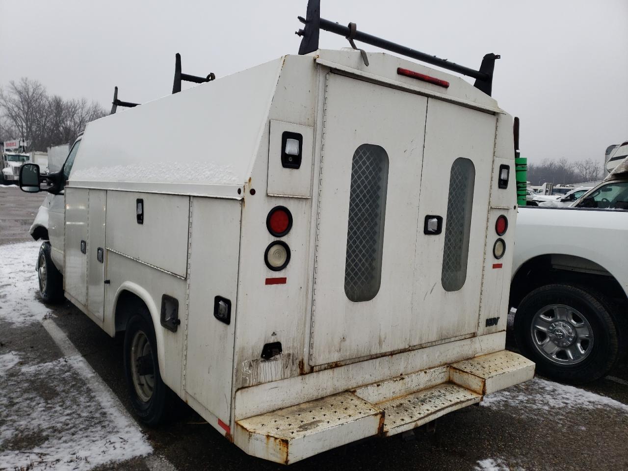 2015 Ford Econoline - Image 2