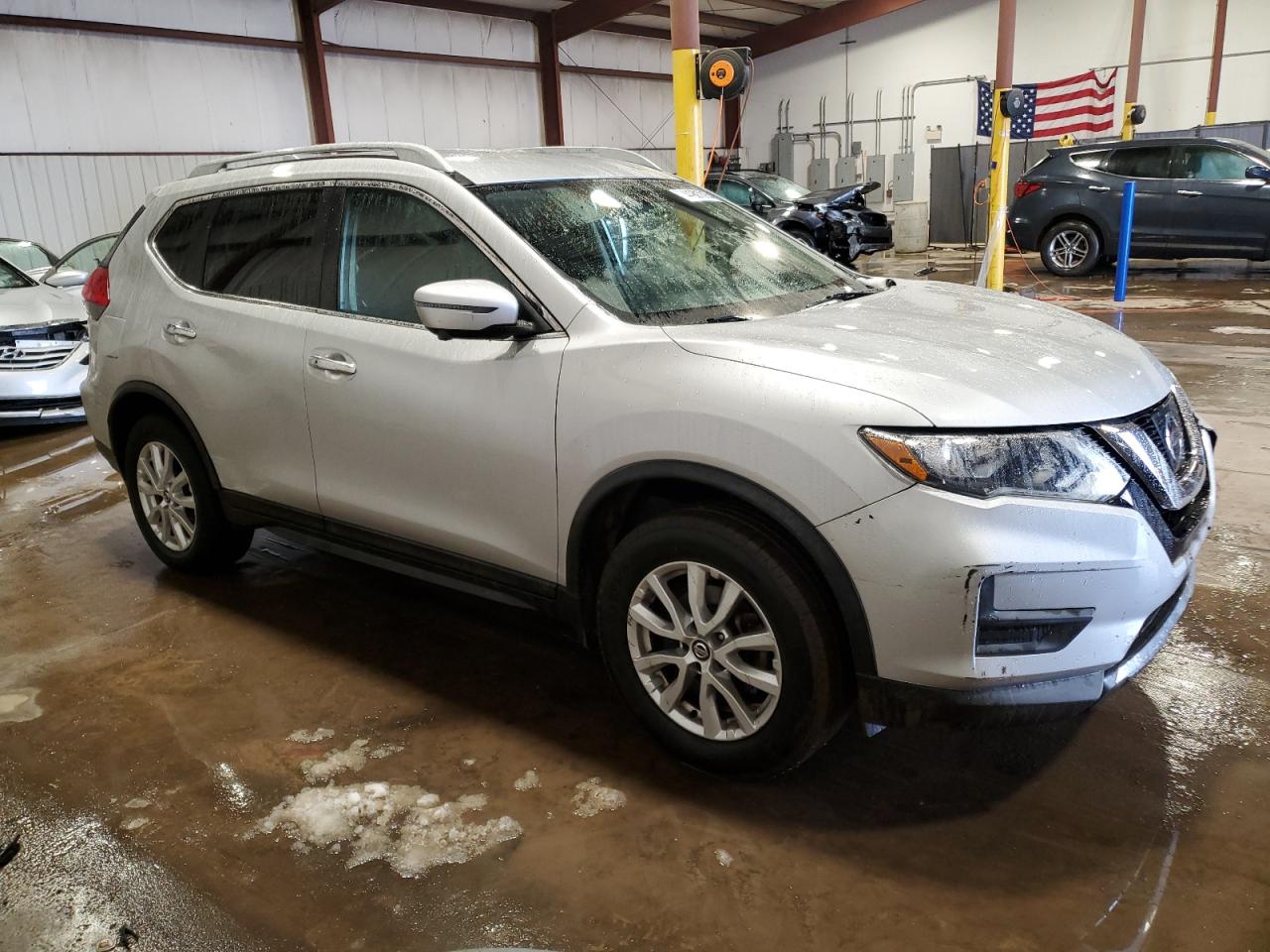 2017 Nissan Rogue - Image 4