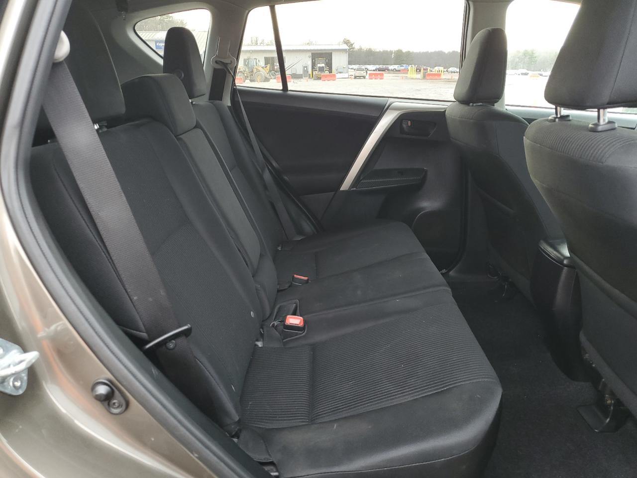 2015 Toyota RAV 4 - Image 12