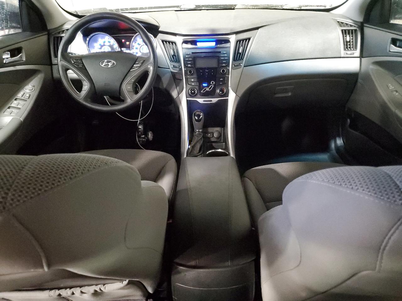 2013 Hyundai Sonata - Image 8
