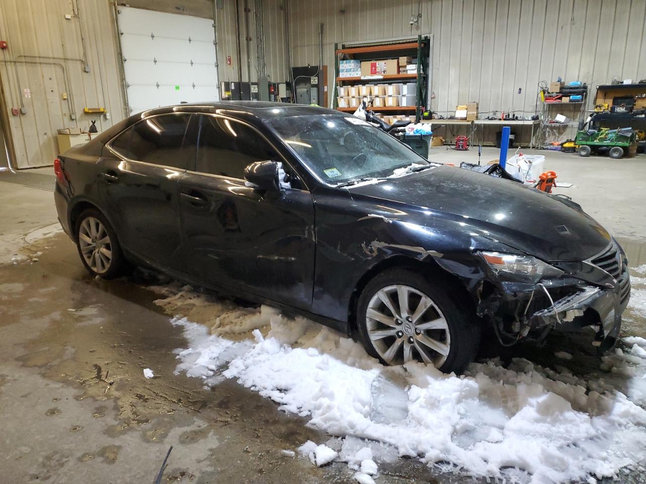 2014 Lexus IS - Image 4