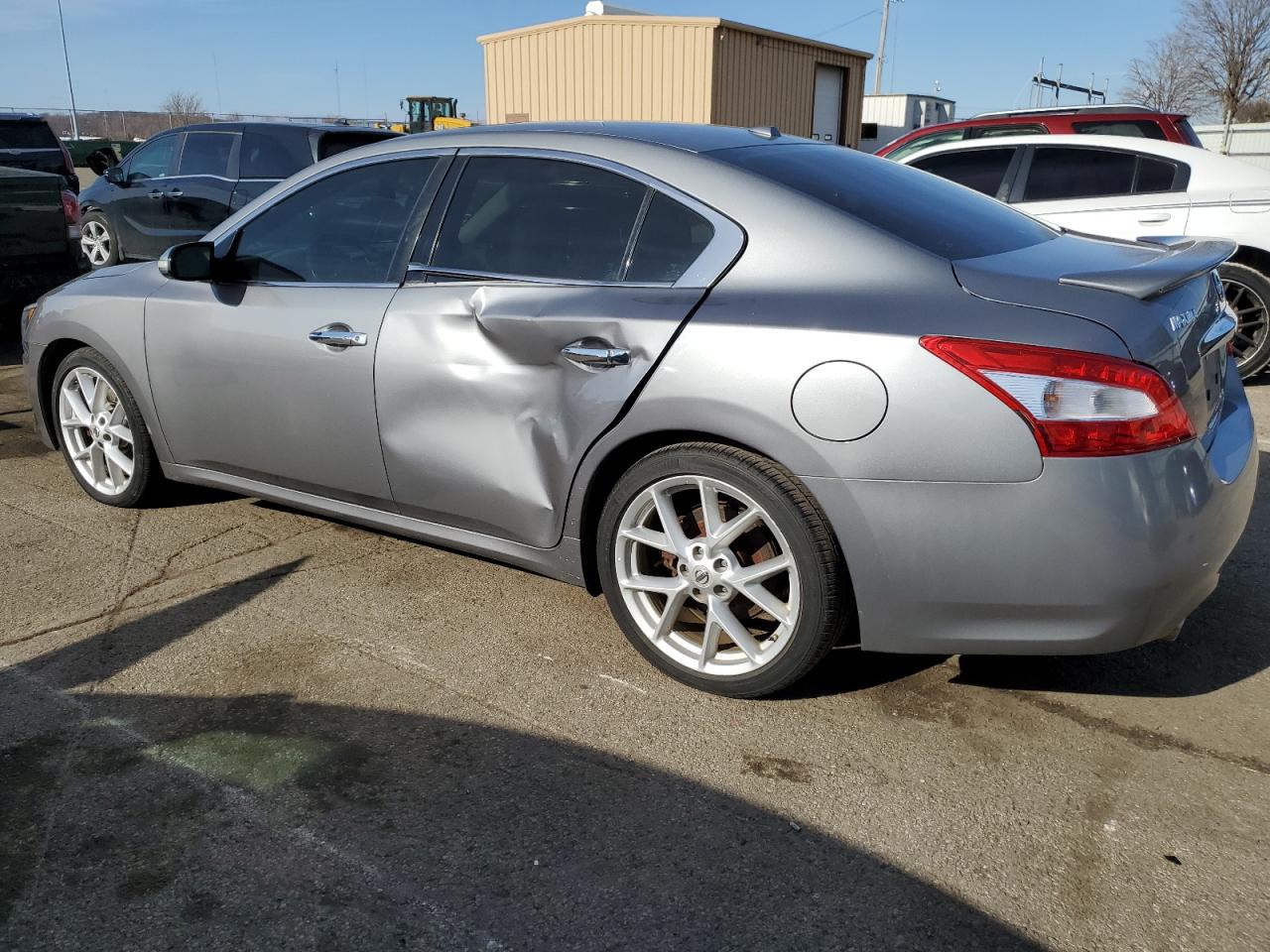 2009 Nissan Maxima - Image 2
