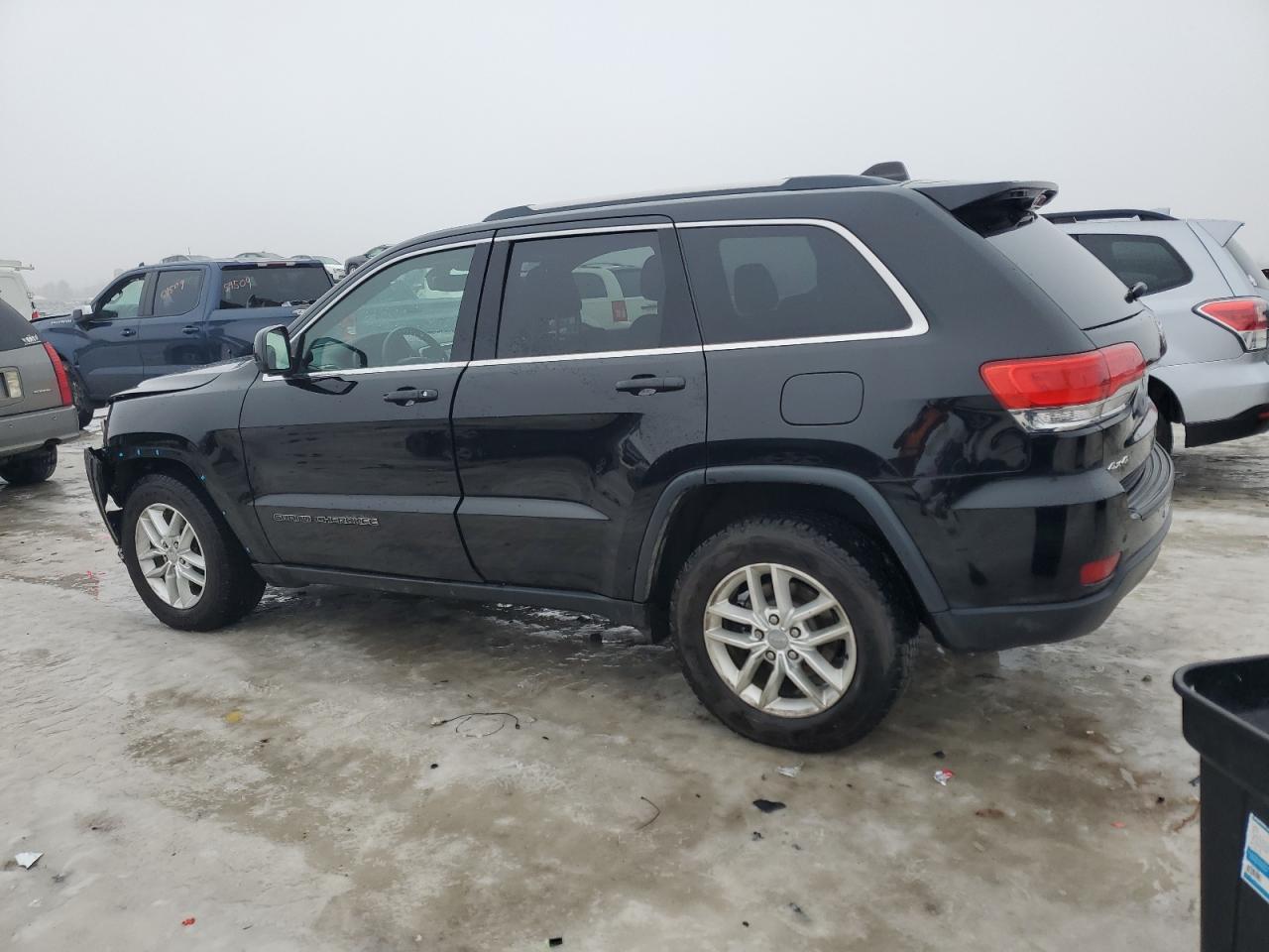 2017 Jeep Grand Cherokee - Image 2