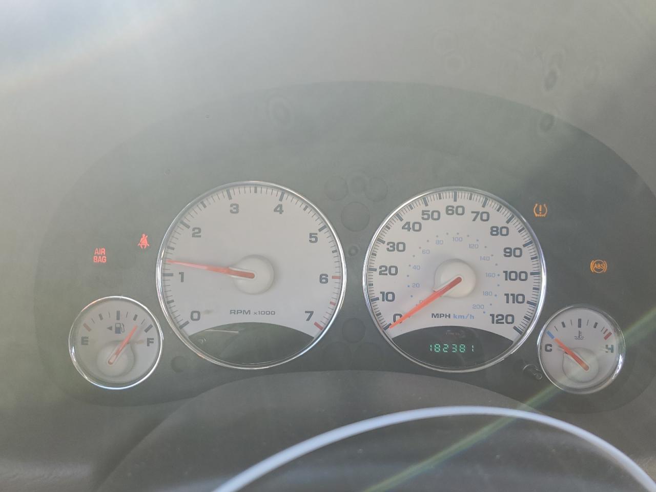 2004 Jeep Liberty (North America) - Image 9