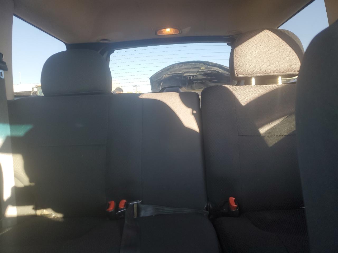2004 Jeep Grand Cherokee - Image 10