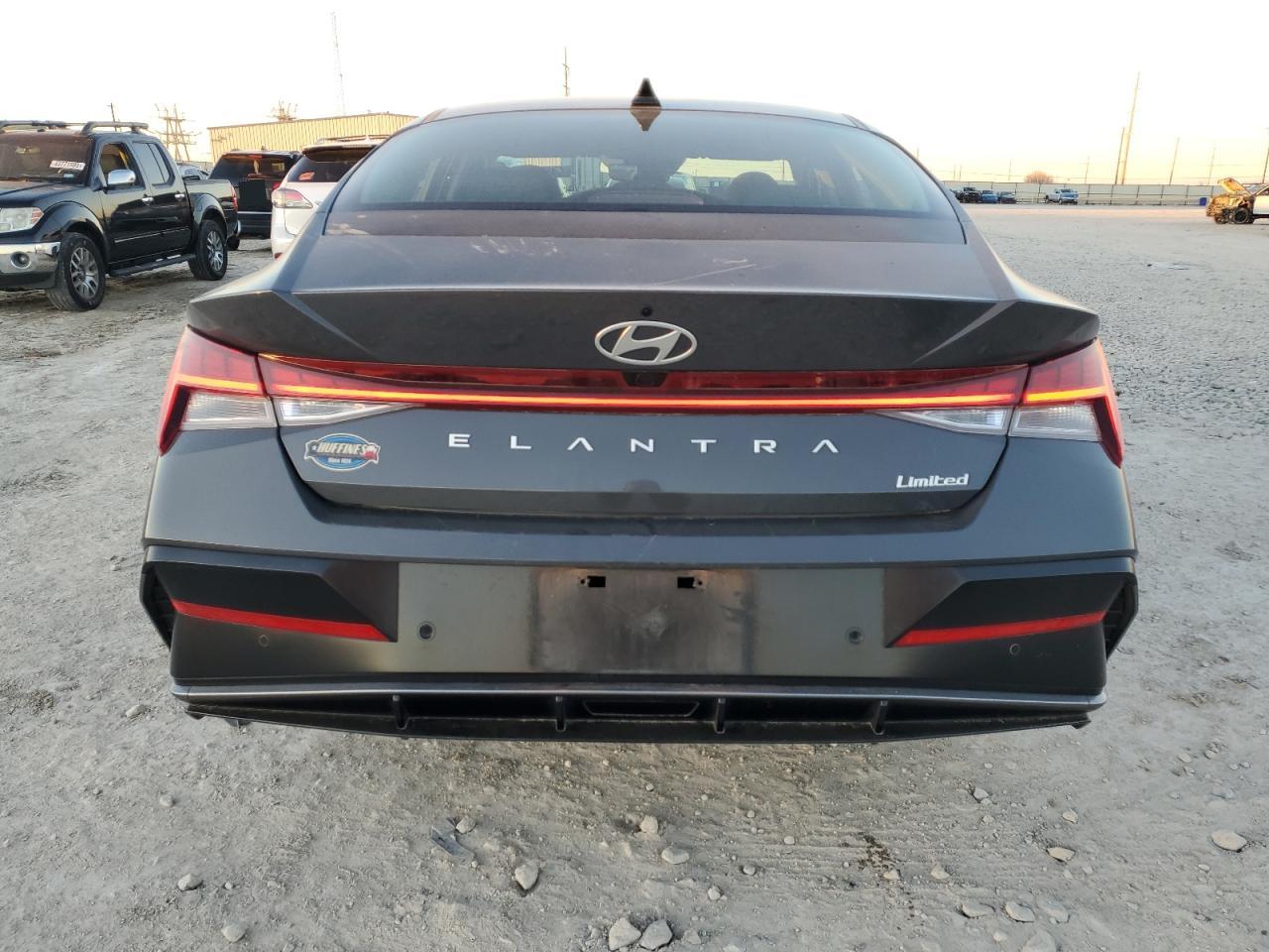 2024 Hyundai Elantra - Image 6