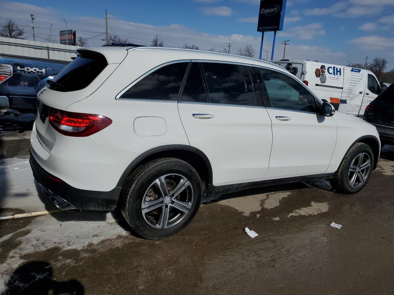 2017 Mercedes-Benz GLC - Image 3