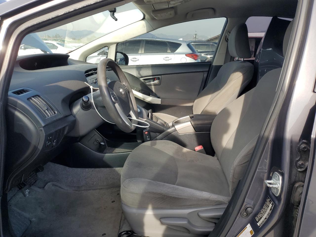 2013 Toyota Prius - Image 7
