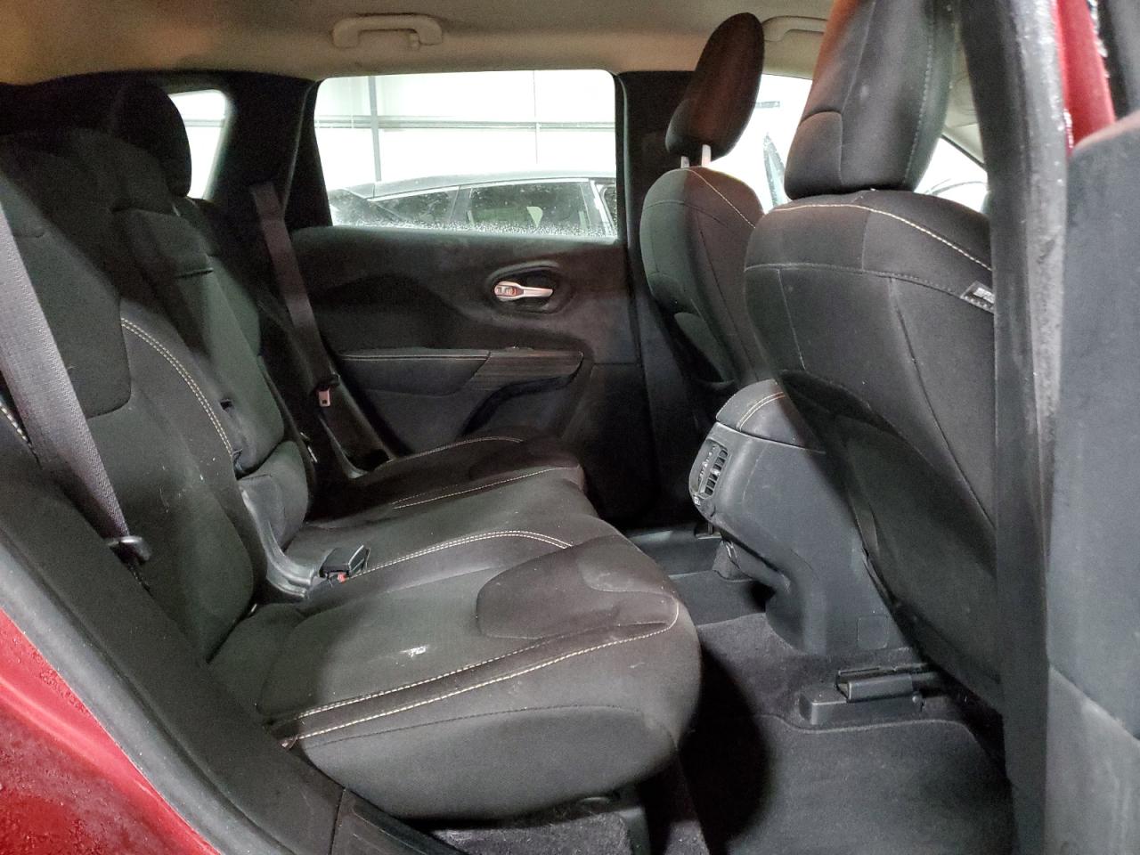 2016 Jeep Grand Cherokee - Image 12