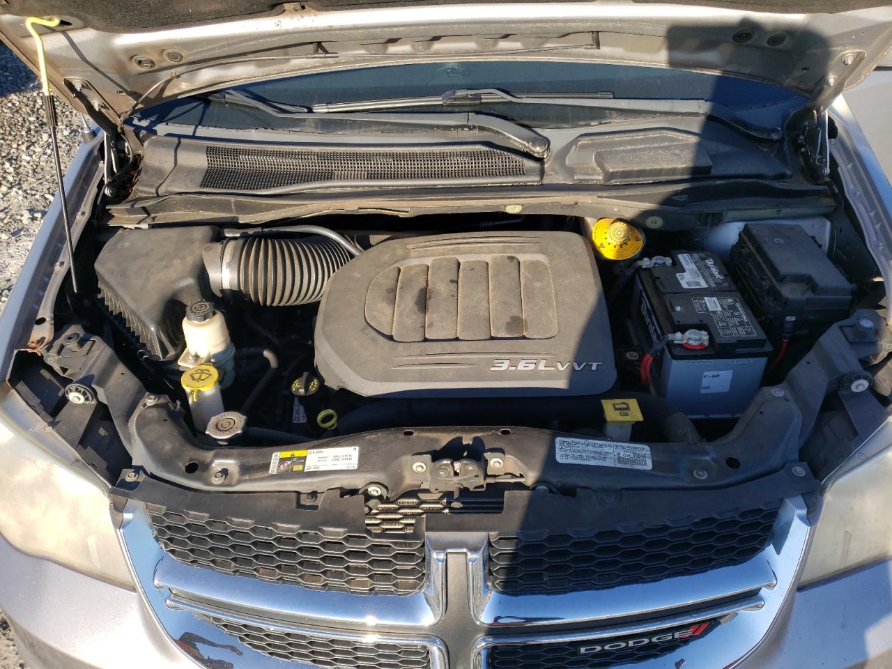 2014 Dodge Caravan - Image 12