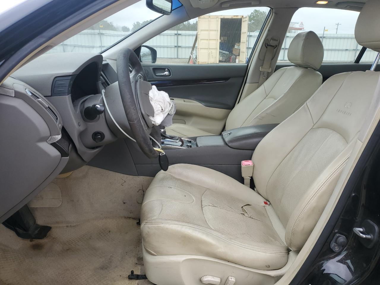 2011 Infiniti G - Image 7