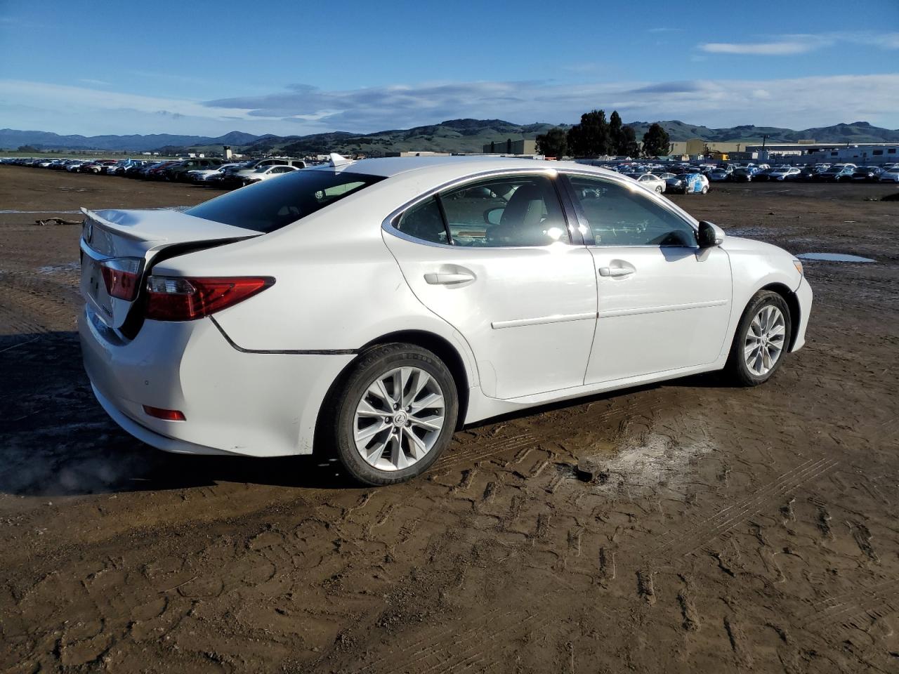 2014 Lexus ES - Image 3
