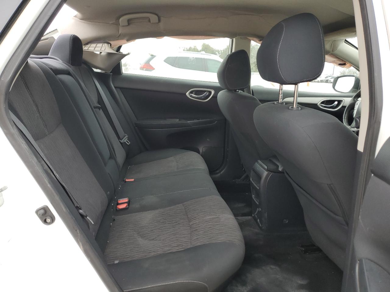 2015 Nissan Sentra - Image 10