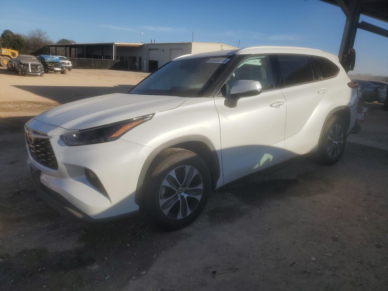 2022 Toyota Highlander - Image 1