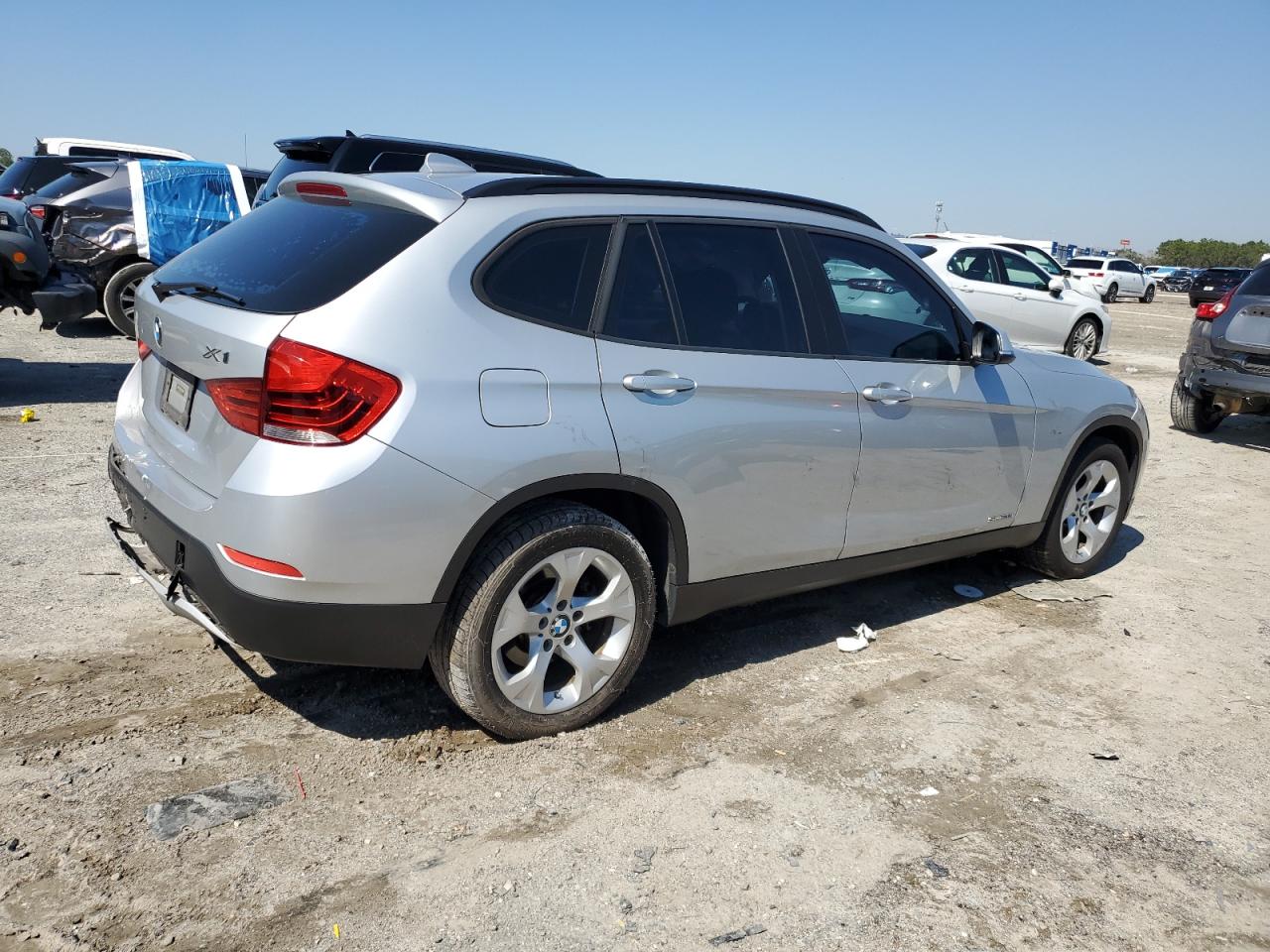2015 BMW X1 - Image 3