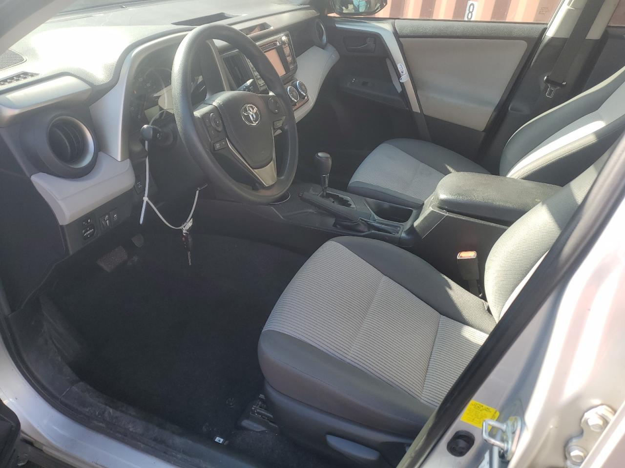 2014 Toyota RAV 4 - Image 7