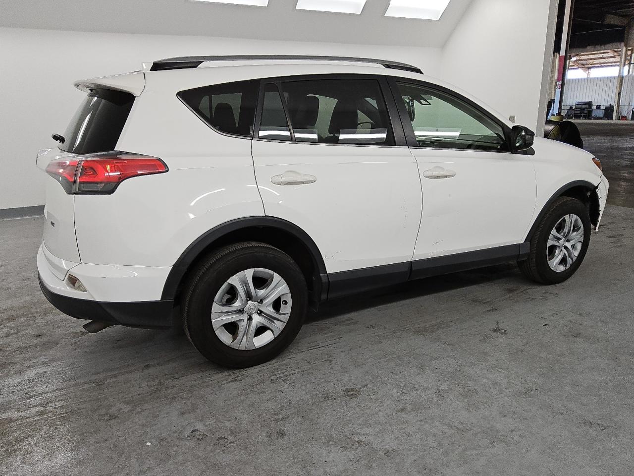 2017 Toyota RAV 4 - Image 3