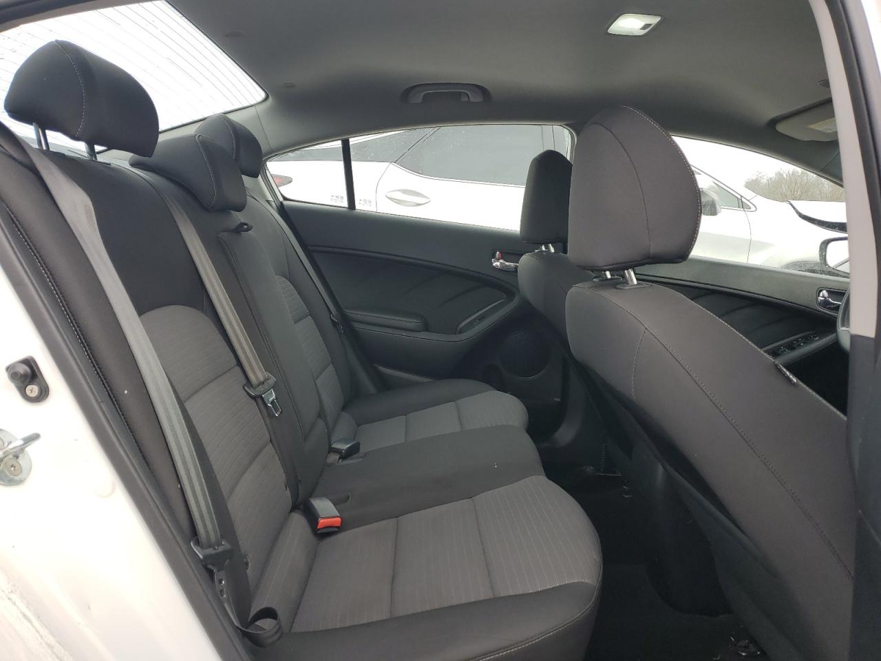 2016 Kia Forte - Image 10