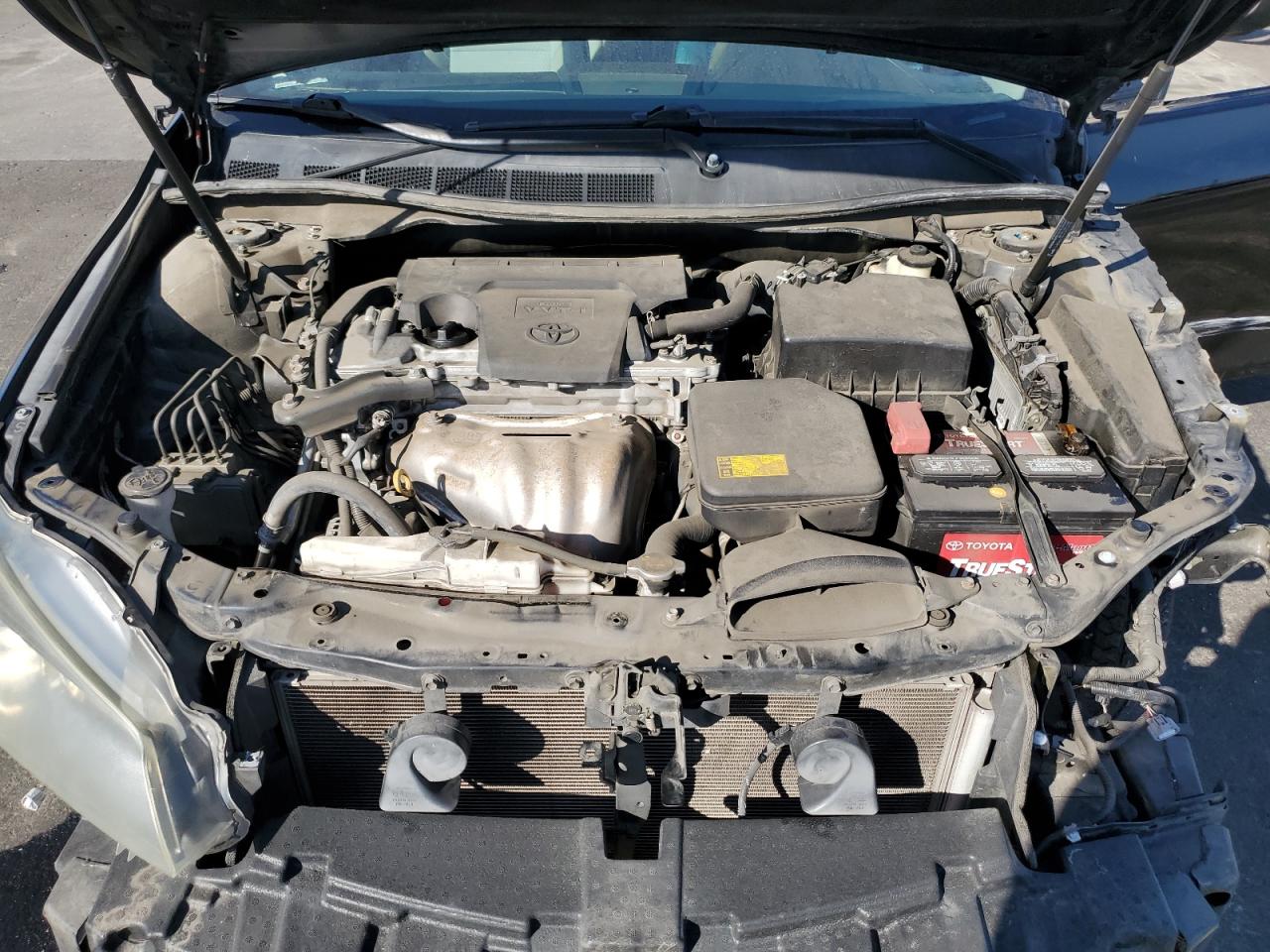 2015 Toyota Camry - Image 13