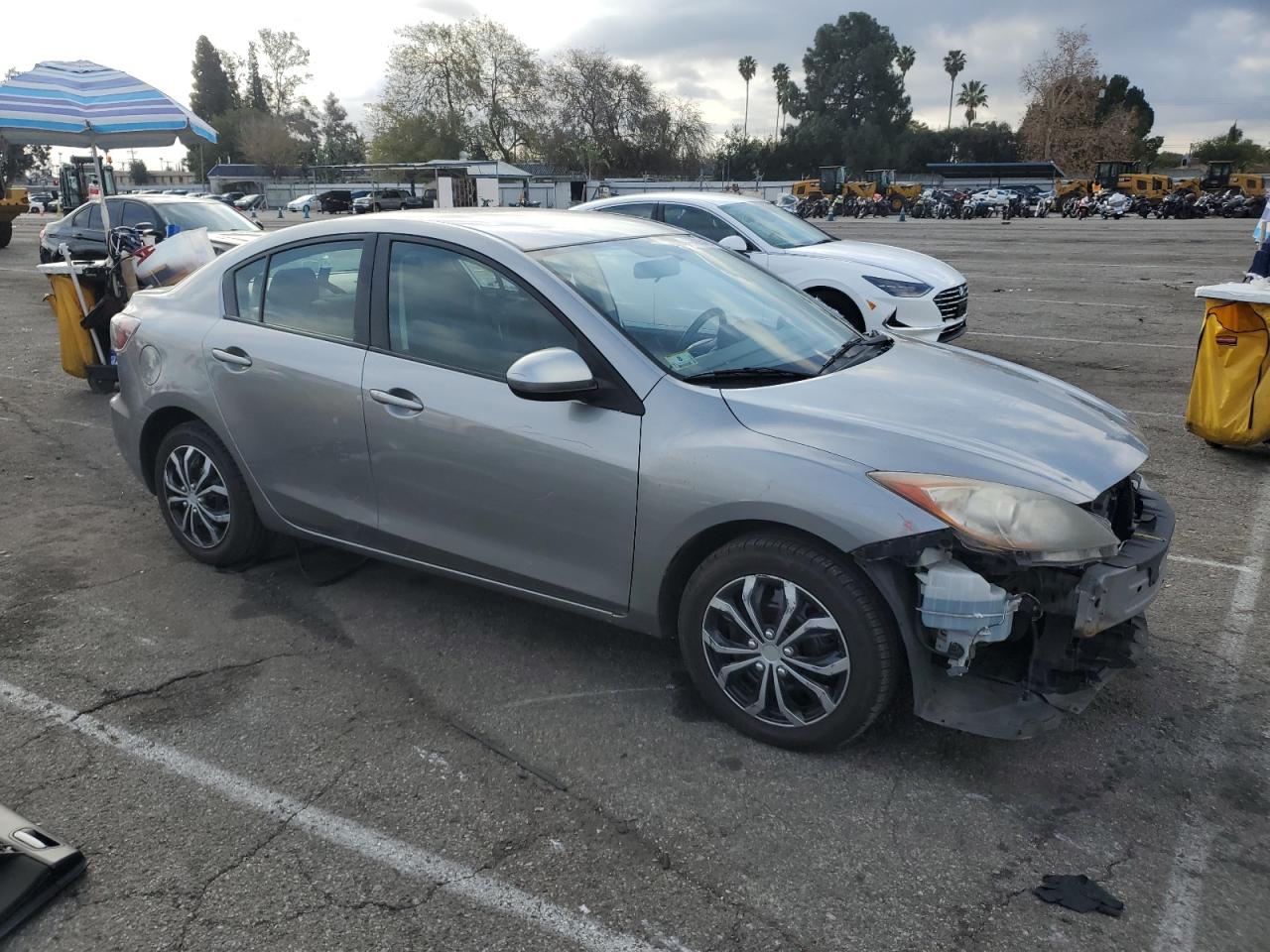 2013 Mazda 3 - Image 4