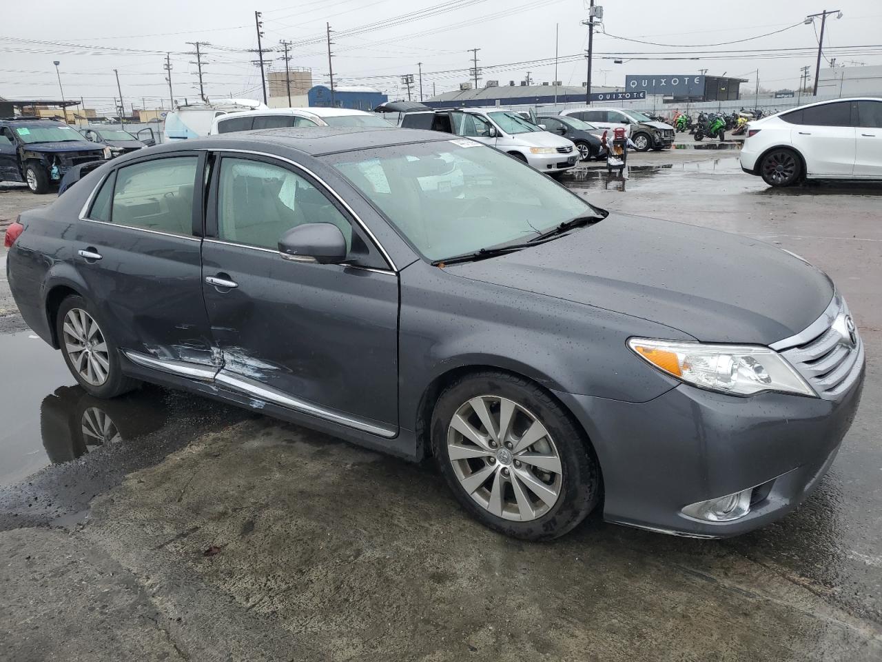2011 Toyota Avalon - Image 4
