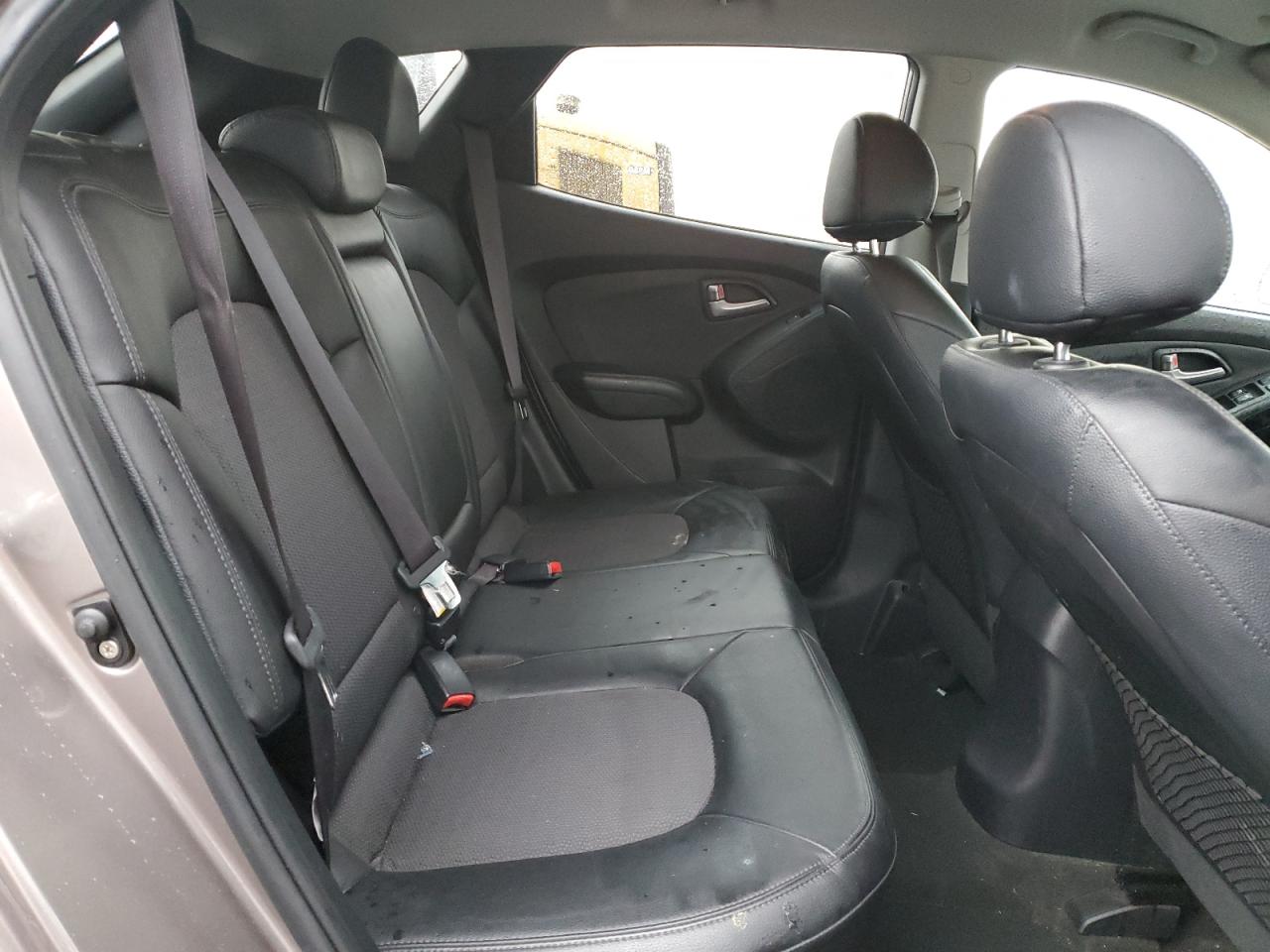 2012 Hyundai Tucson - Image 11