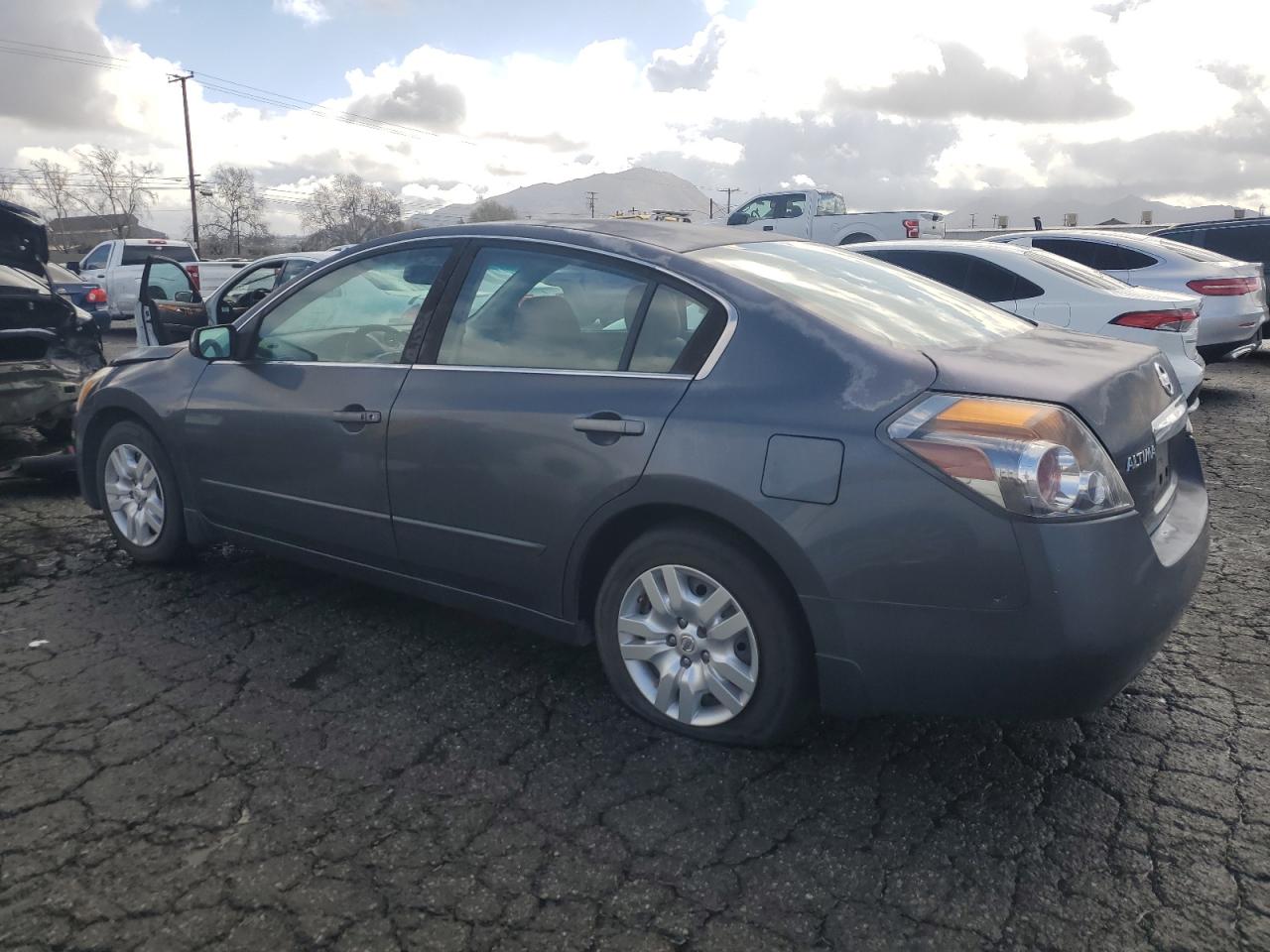 2012 Nissan Altima - Image 2