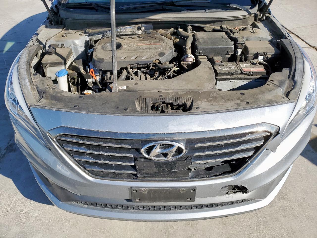 2015 Hyundai Sonata - Image 11