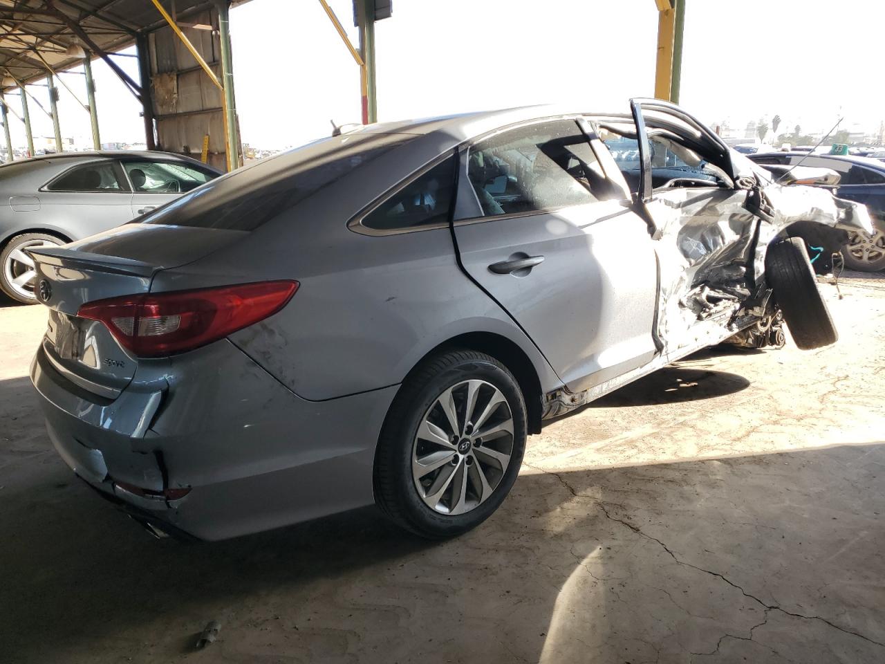 2016 Hyundai Sonata - Image 3