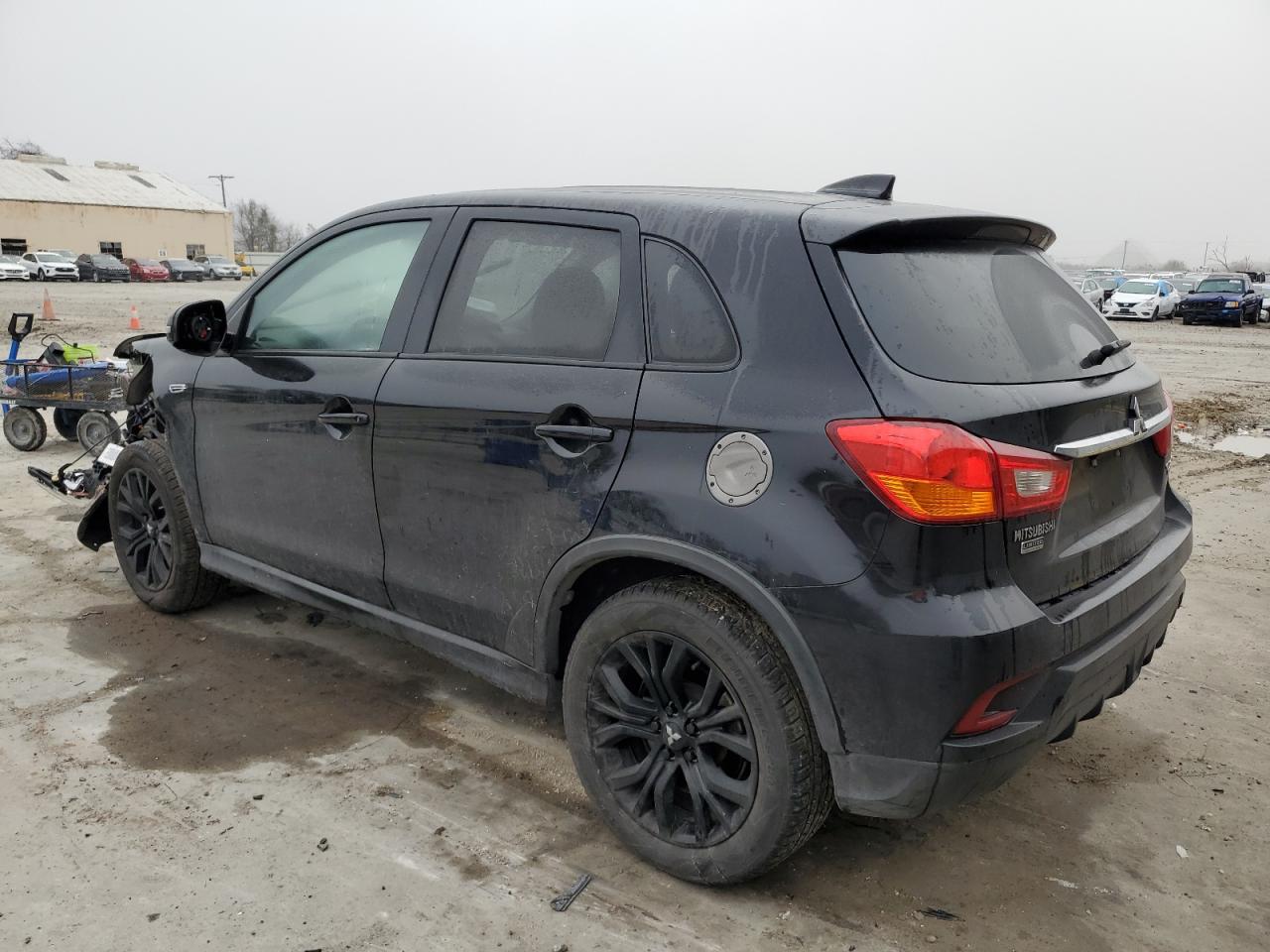 2018 Mitsubishi Outlander - Image 2