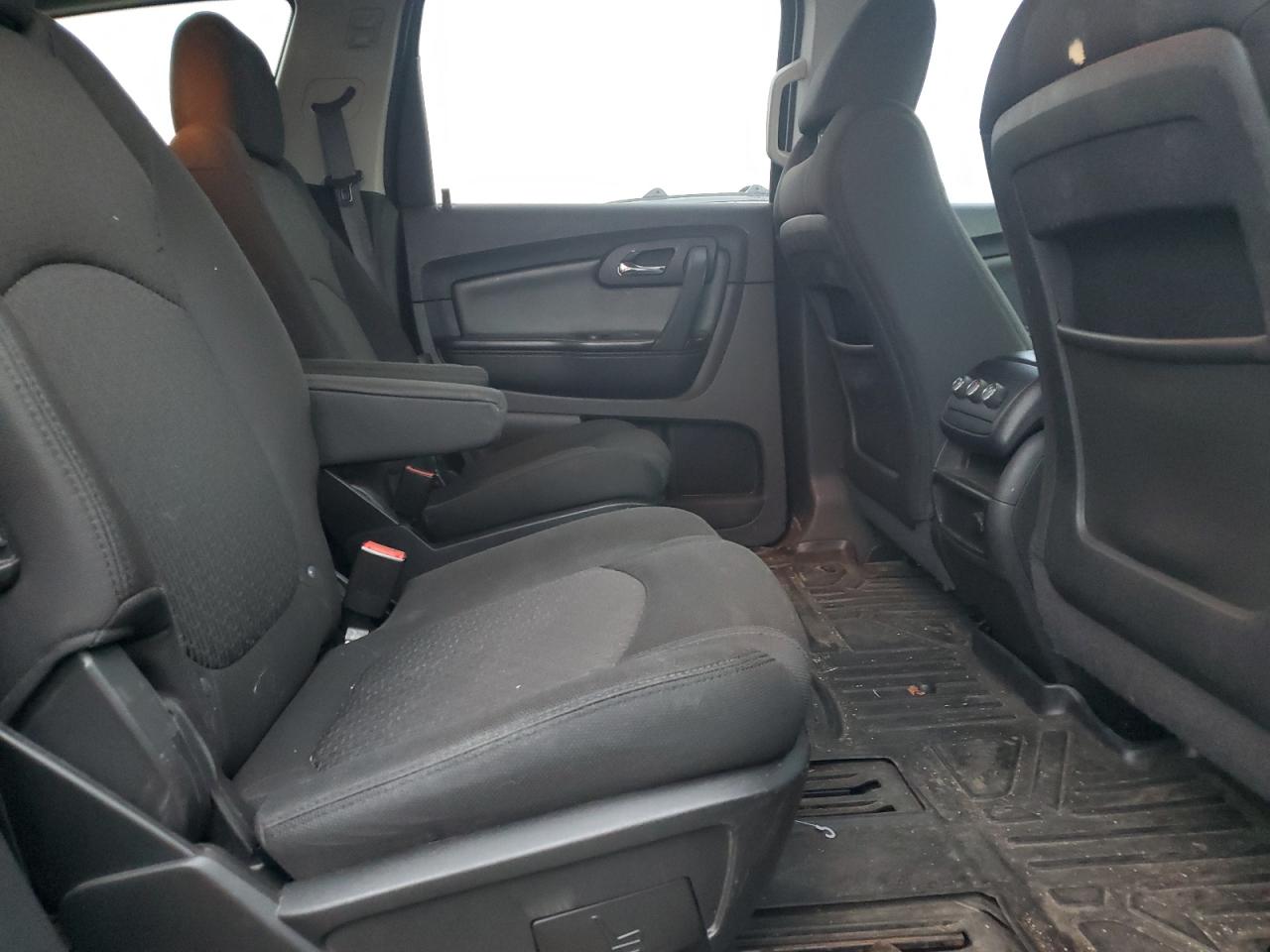 2012 Chevrolet Traverse - Image 11