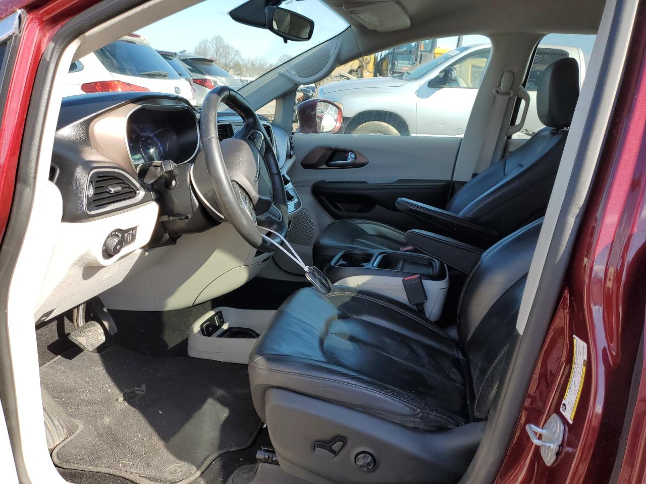 2018 Chrysler Pacifica Touring L VIN: 2C4RC1BG8JR124085 Lot: 44564345