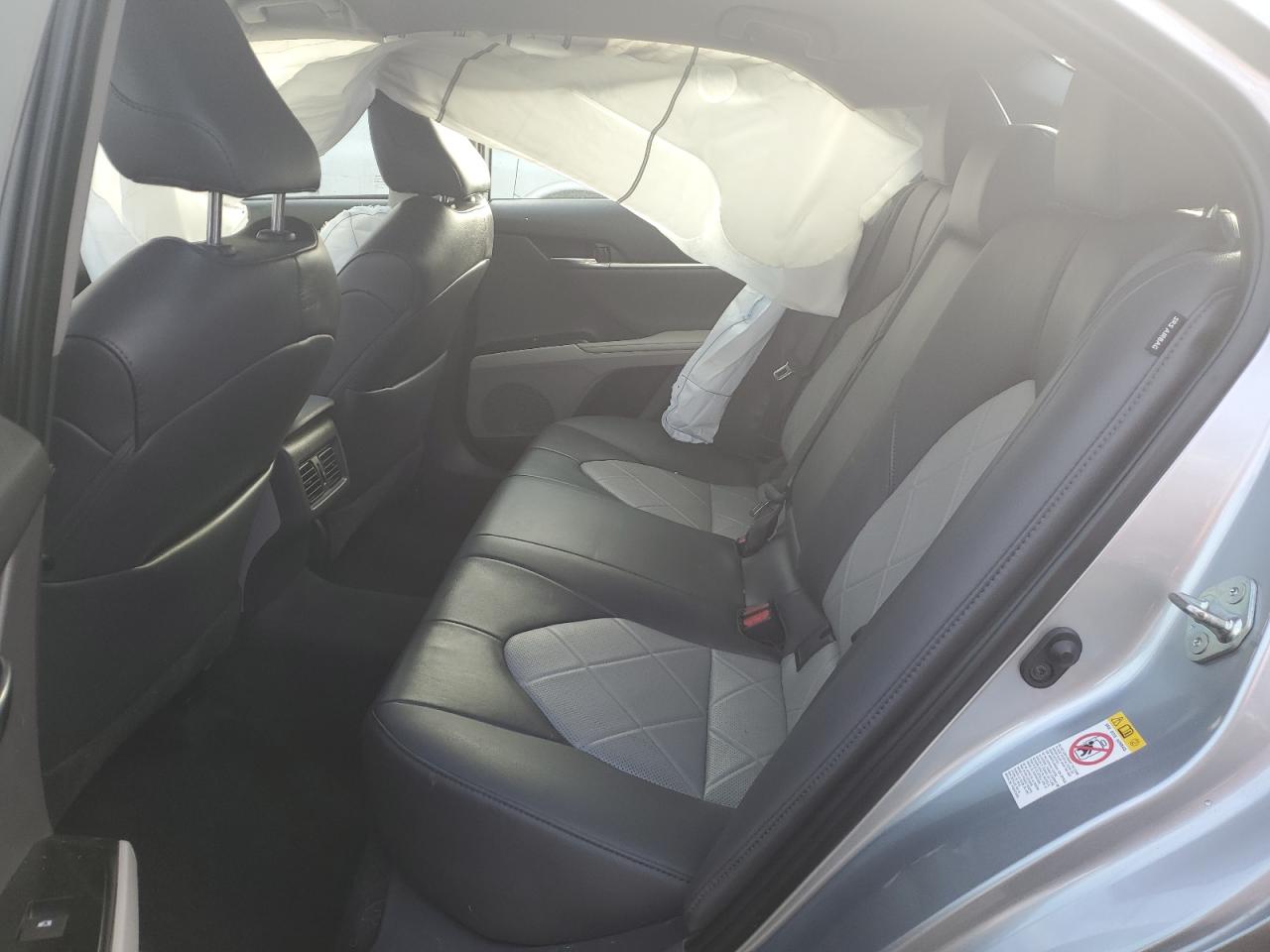 2019 Toyota Camry - Image 10