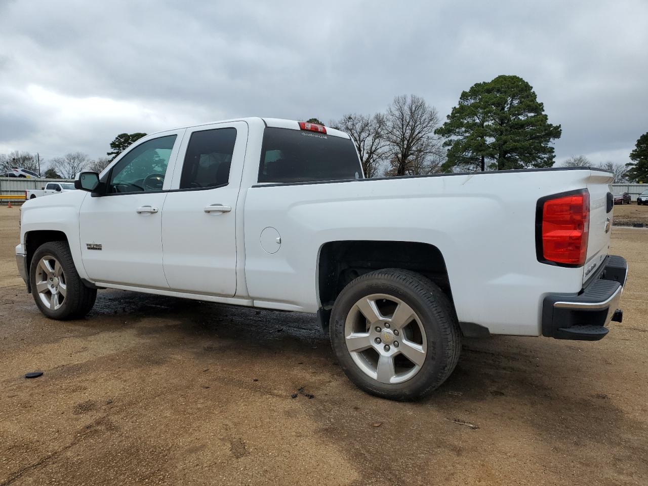 2014 Chevrolet Silverado - Image 2