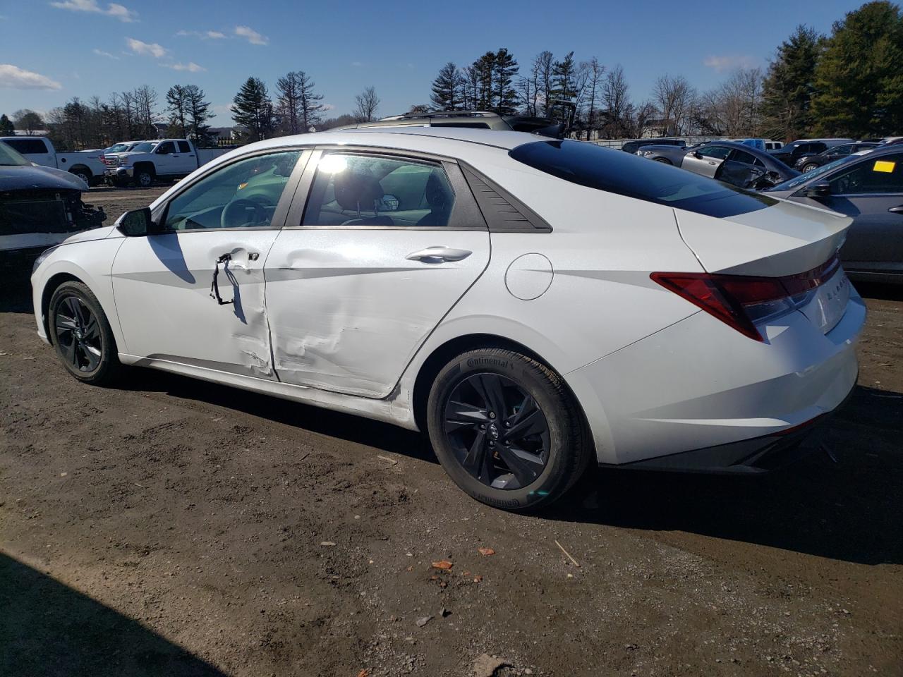 2022 Hyundai Elantra - Image 2