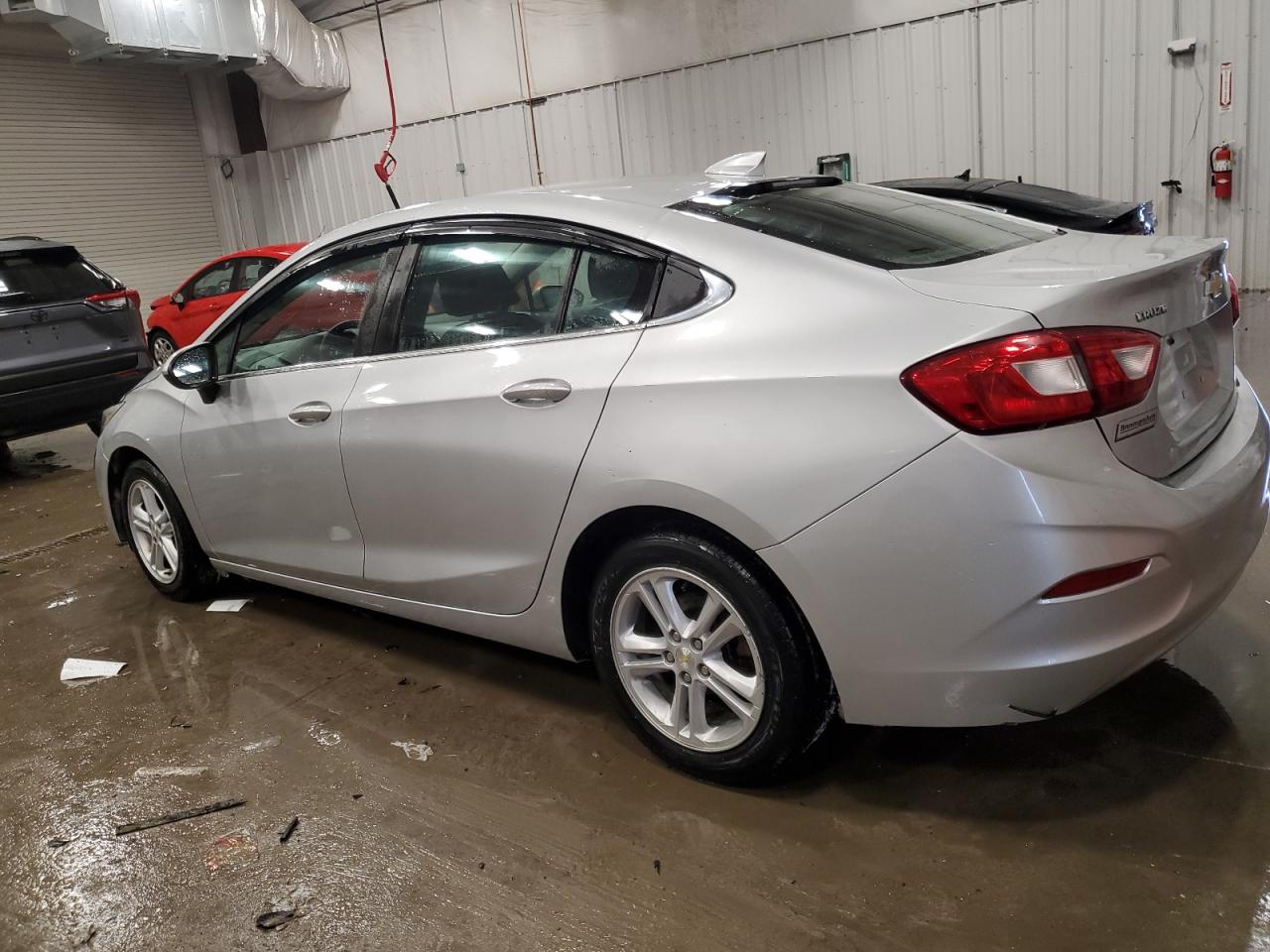 2018 Chevrolet Cruze - Image 2