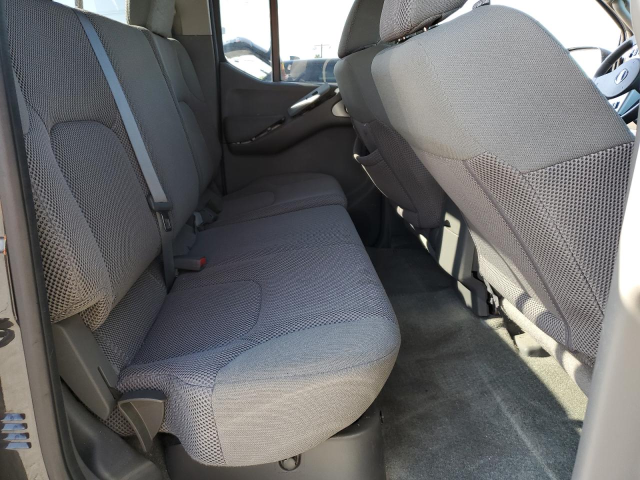 2015 Nissan Navara (Frontier) - Image 10