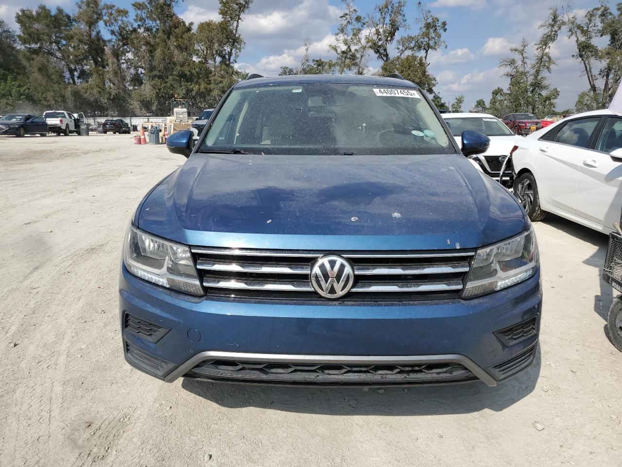 2018 Volkswagen Tiguan - Image 5