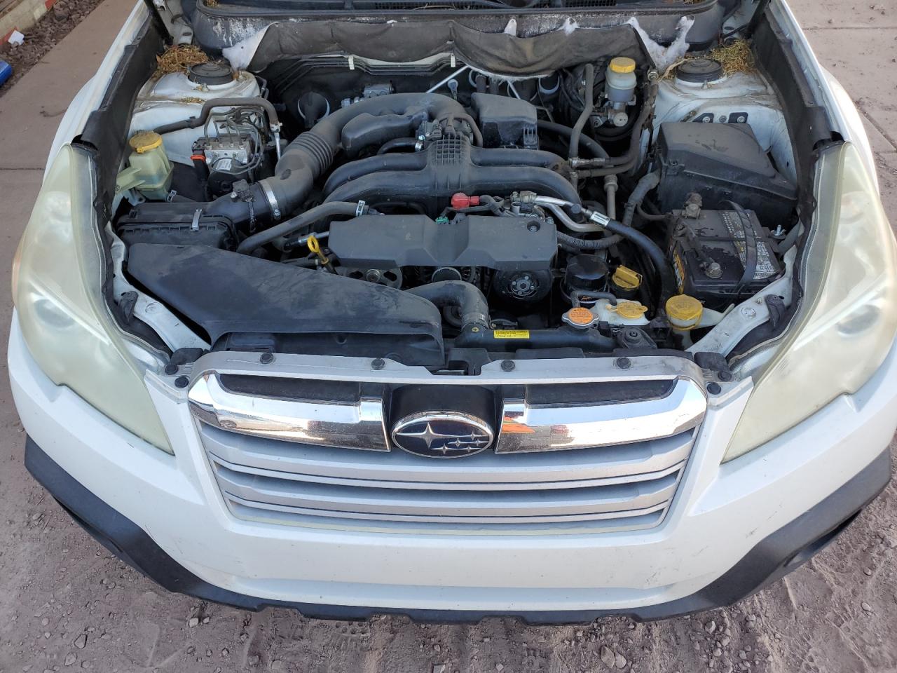 2013 Subaru Outback - Image 12