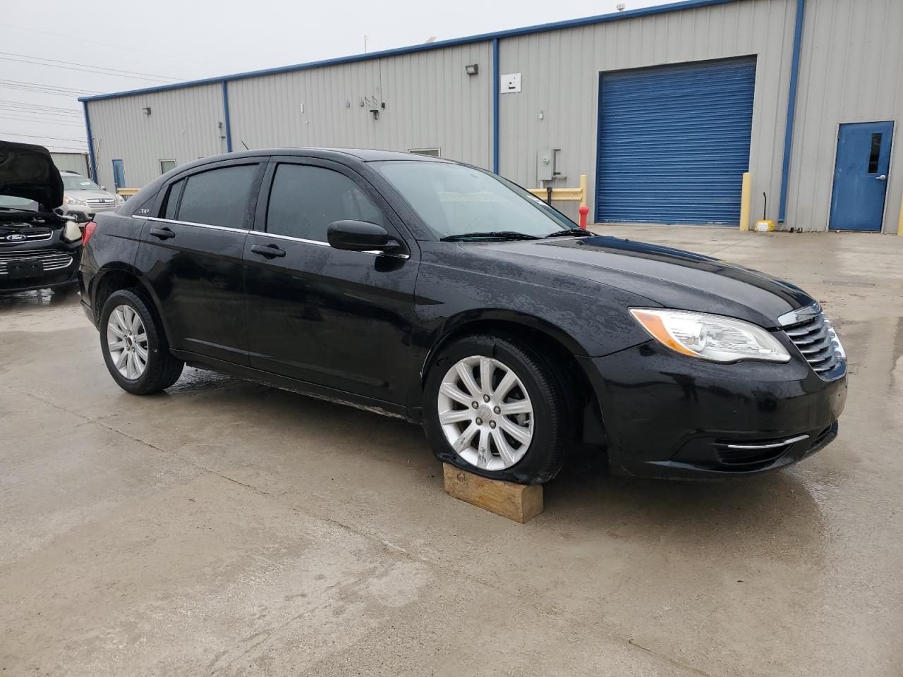 2013 Chrysler 200 - Image 4