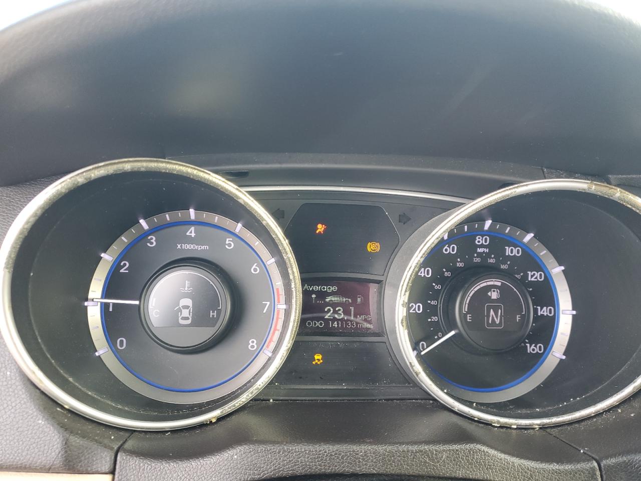 2012 Hyundai Sonata - Image 9