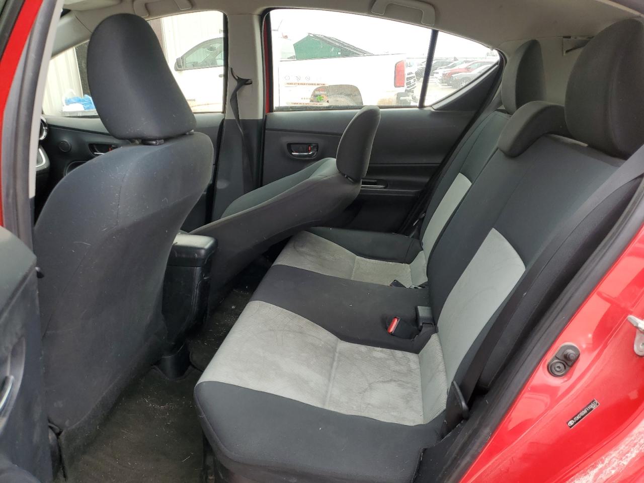 2015 Toyota Prius - Image 10