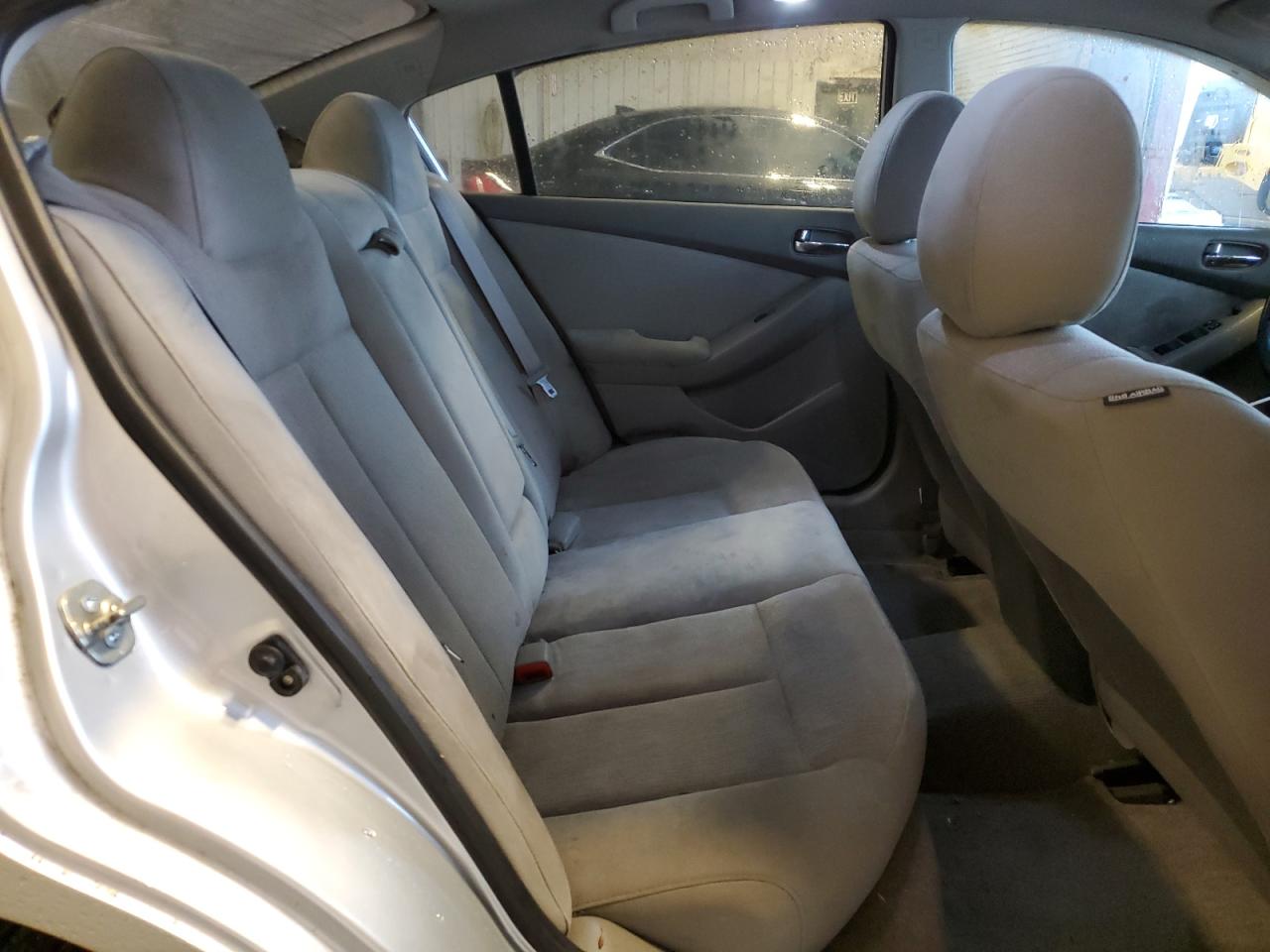 2012 Nissan Altima - Image 10