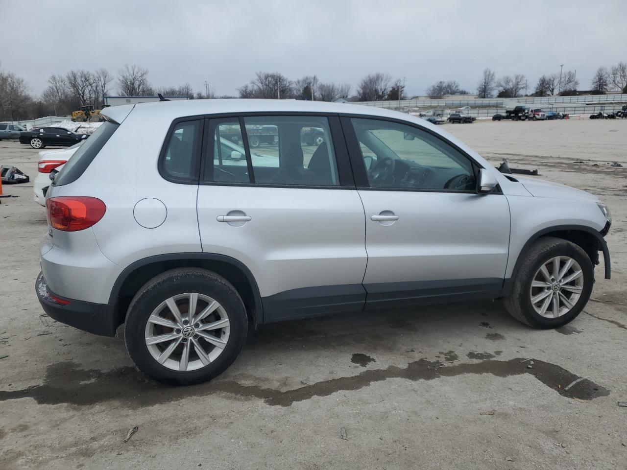 2017 Volkswagen Tiguan - Image 3