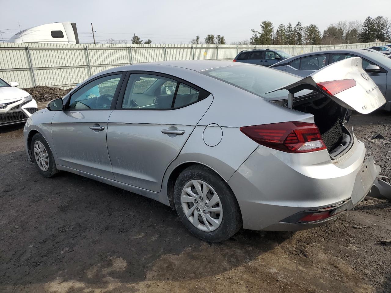 2020 Hyundai Elantra - Image 2