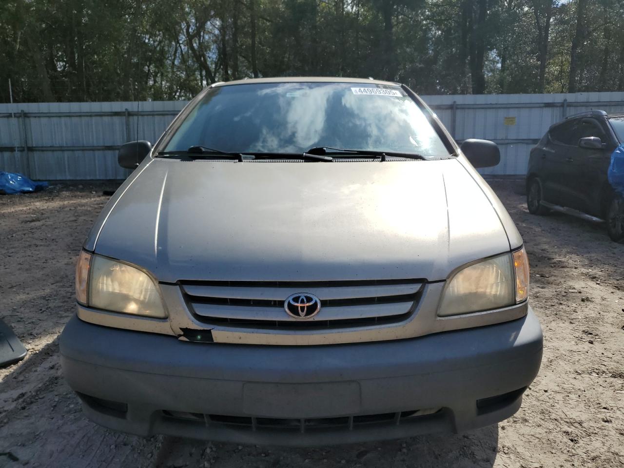 2002 Toyota Sienna - Image 5