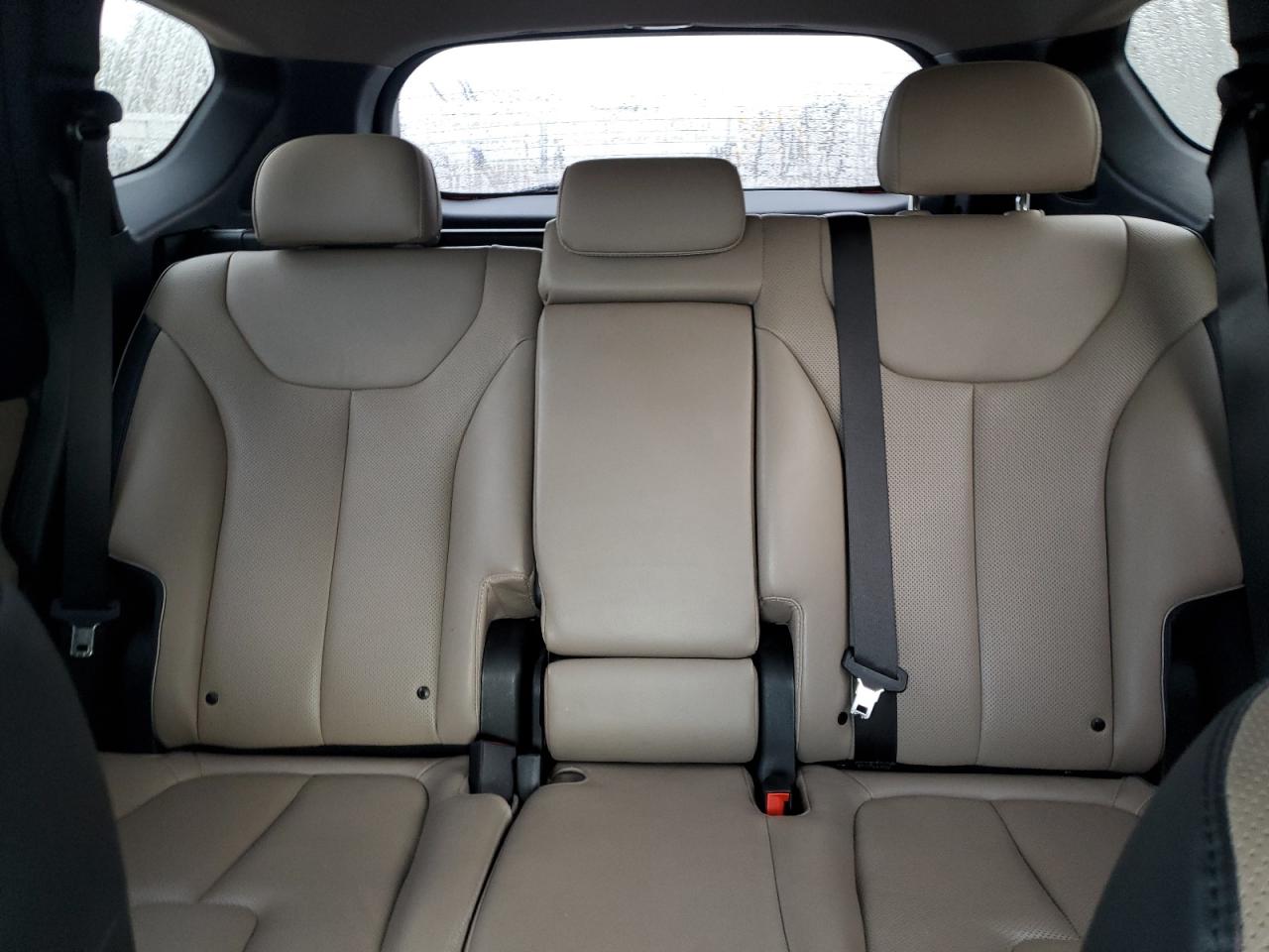 2022 Hyundai Santa Fe - Image 10