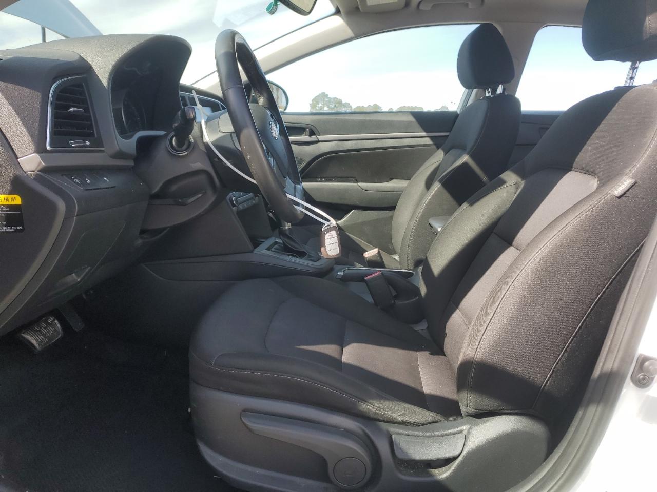 2018 Hyundai Elantra - Image 7