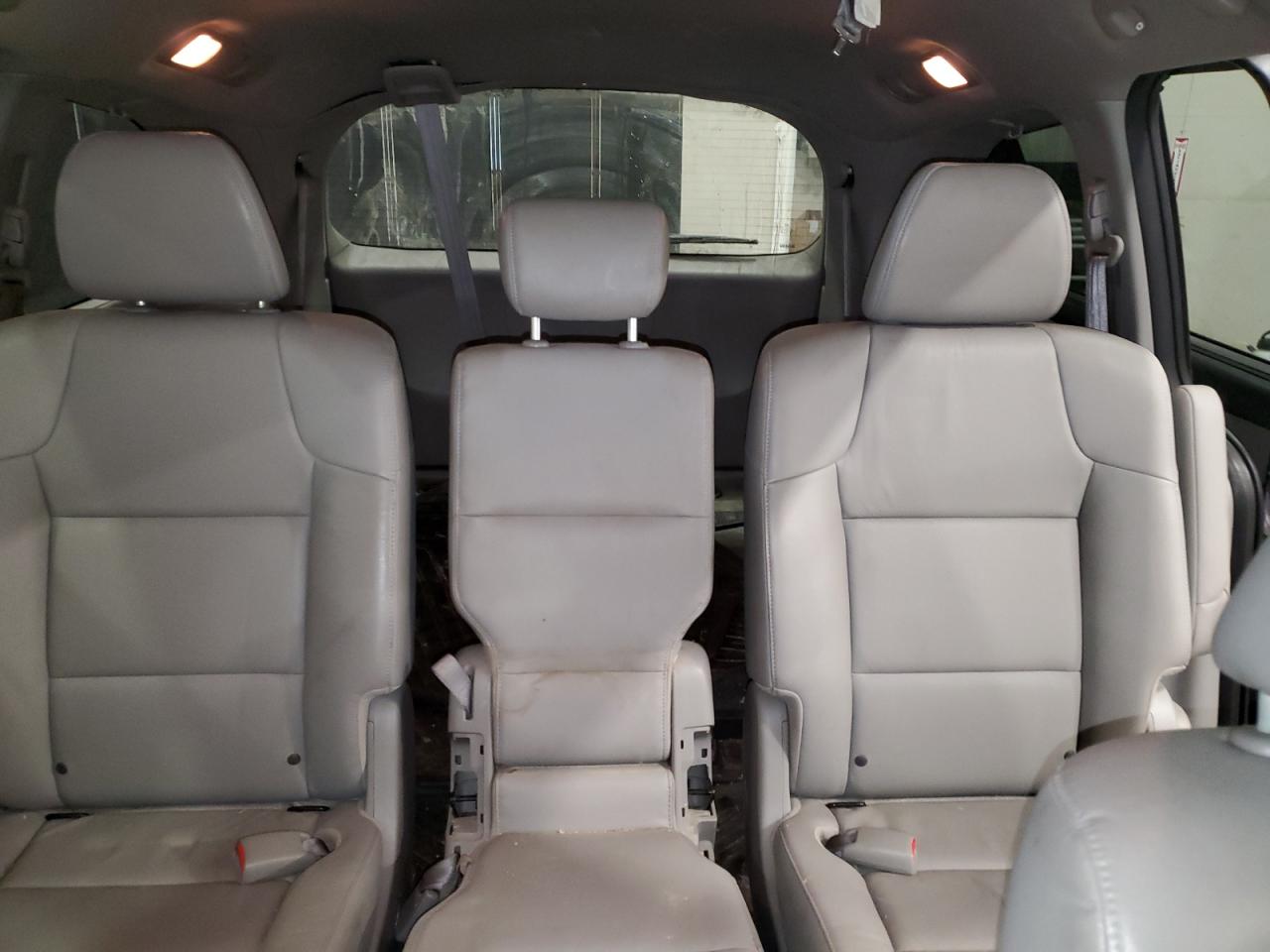 2016 Honda Odyssey - Image 10